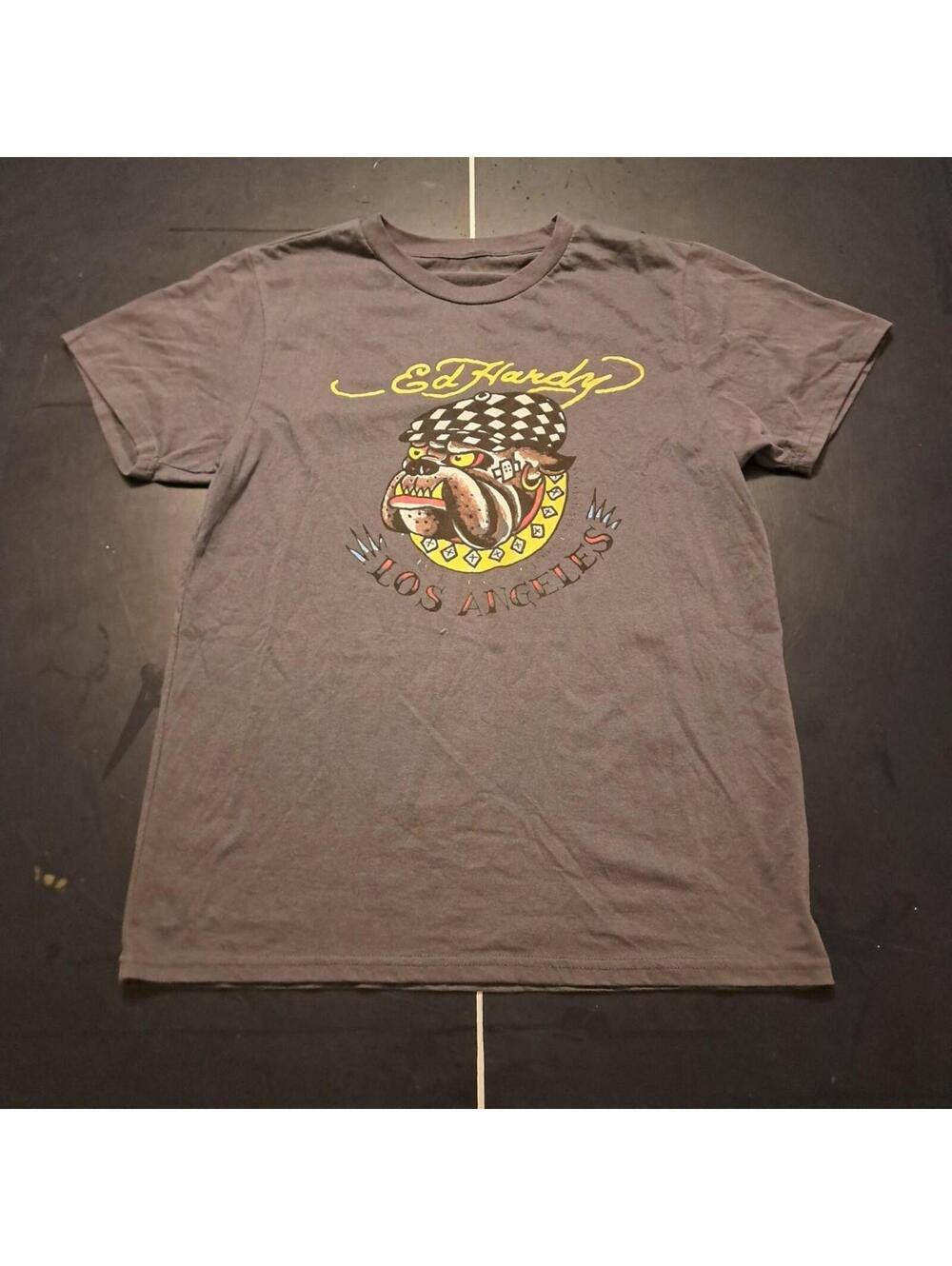 super cool ed hardy y2k graphic tee. no size tag but fits M-L